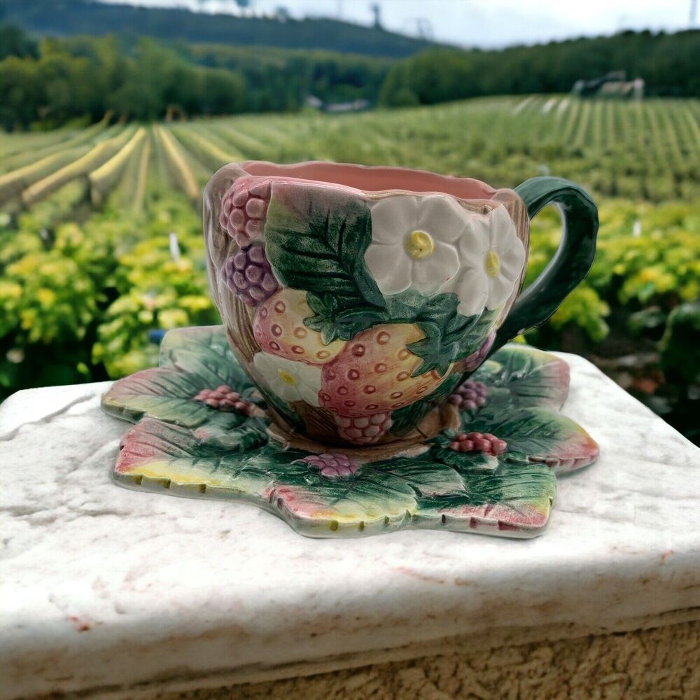 Fitz And Floyd 1991 White Flowers w/ Berries Steam Leaves TeaCup & Saucer 2 set